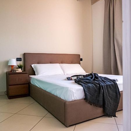 Residenza Oleandro Apartment Desenzano del Garda Bagian luar foto