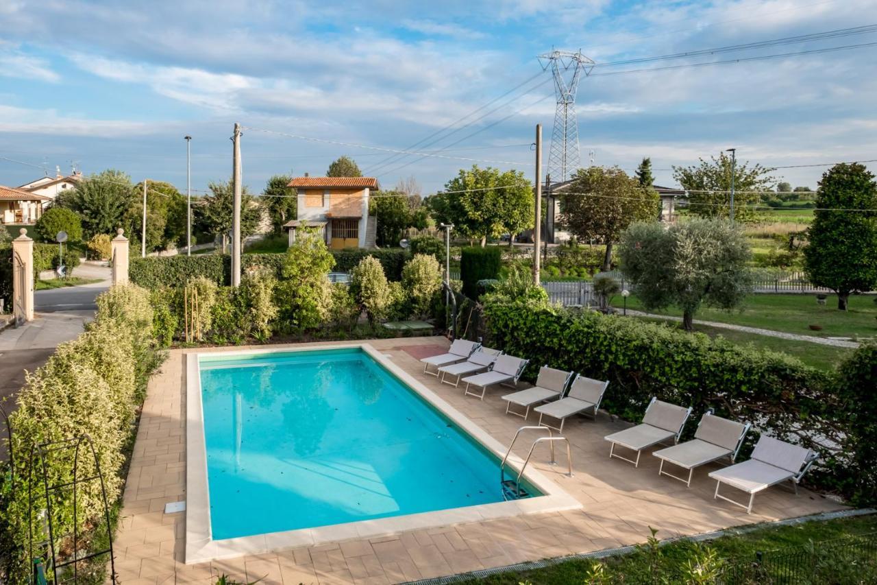 Residenza Oleandro Apartment Desenzano del Garda Bagian luar foto