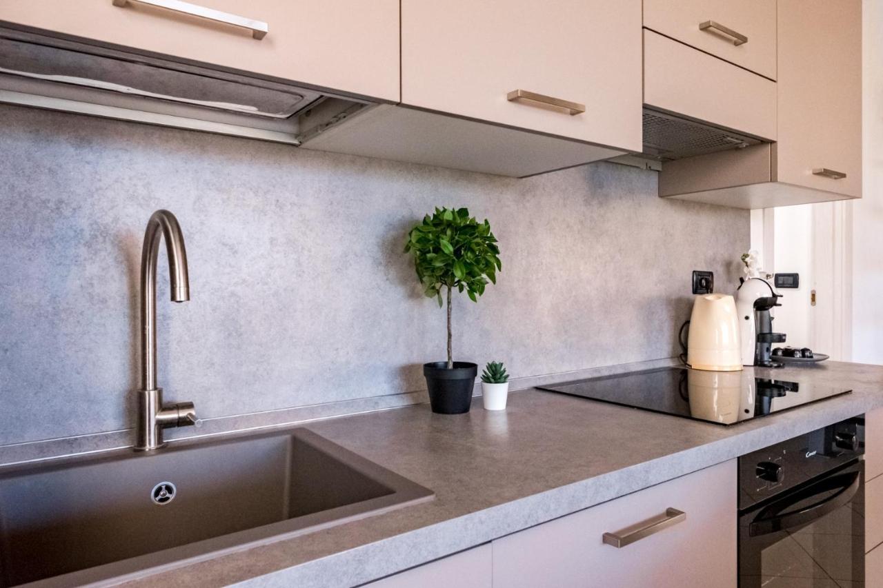 Residenza Oleandro Apartment Desenzano del Garda Bagian luar foto