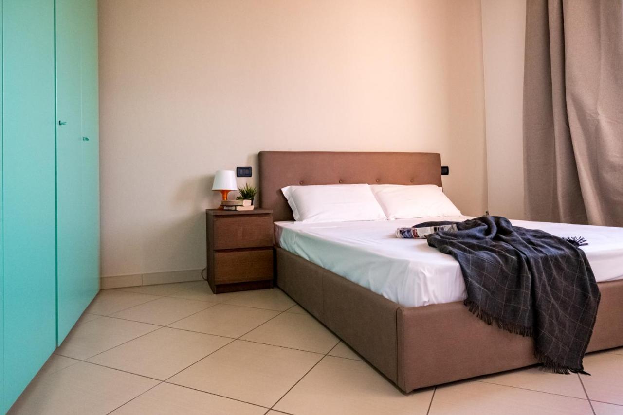 Residenza Oleandro Apartment Desenzano del Garda Bagian luar foto