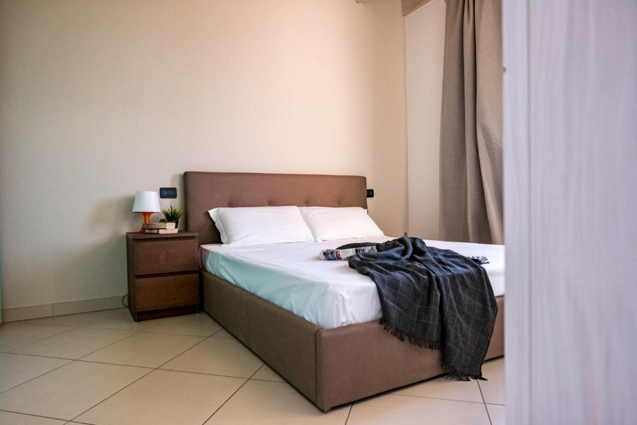 Residenza Oleandro Apartment Desenzano del Garda Bagian luar foto