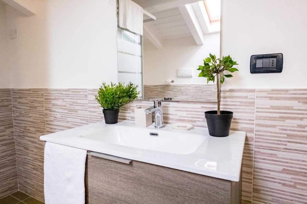 Residenza Oleandro Apartment Desenzano del Garda Bagian luar foto
