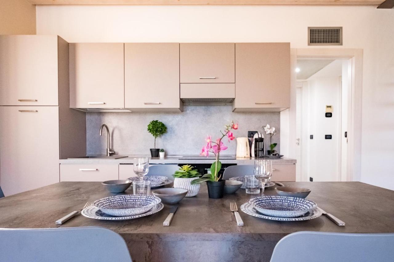 Residenza Oleandro Apartment Desenzano del Garda Bagian luar foto