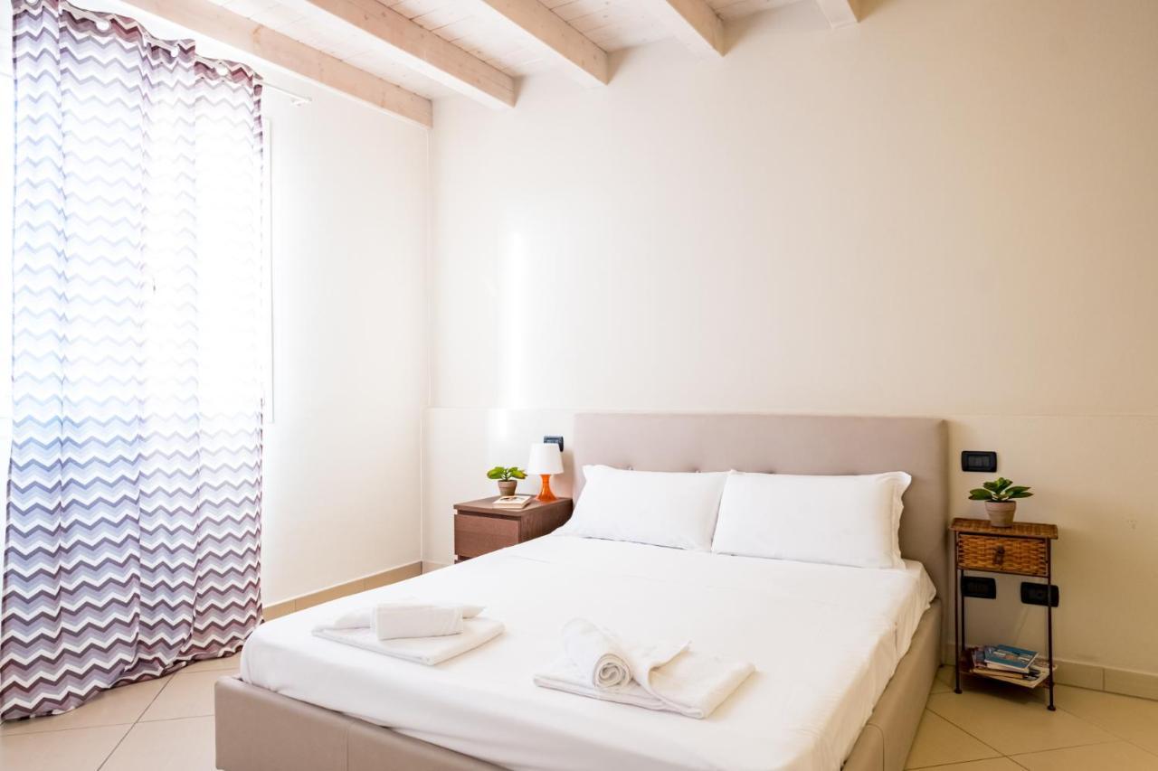 Residenza Oleandro Apartment Desenzano del Garda Bagian luar foto