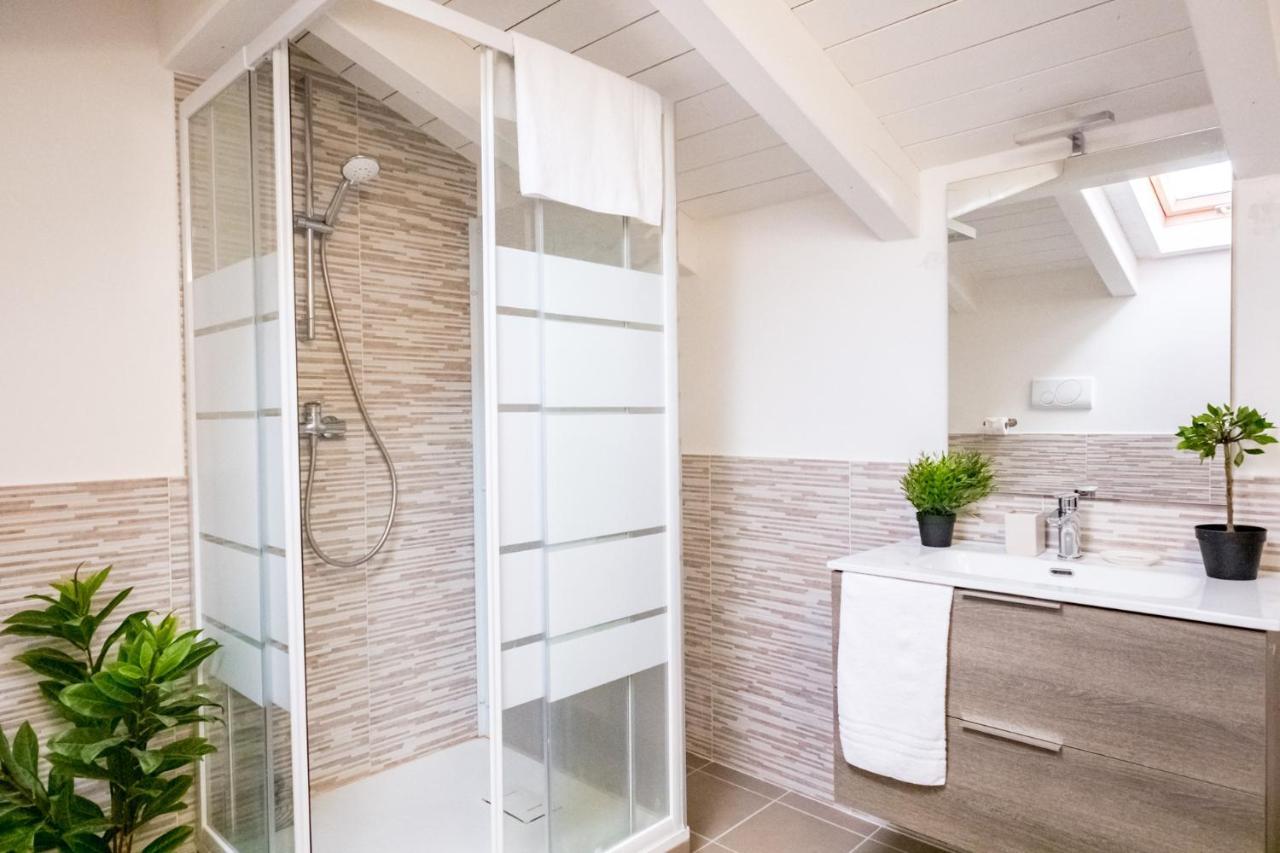 Residenza Oleandro Apartment Desenzano del Garda Bagian luar foto