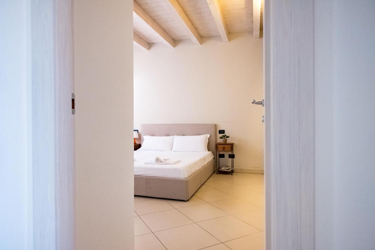 Residenza Oleandro Apartment Desenzano del Garda Bagian luar foto